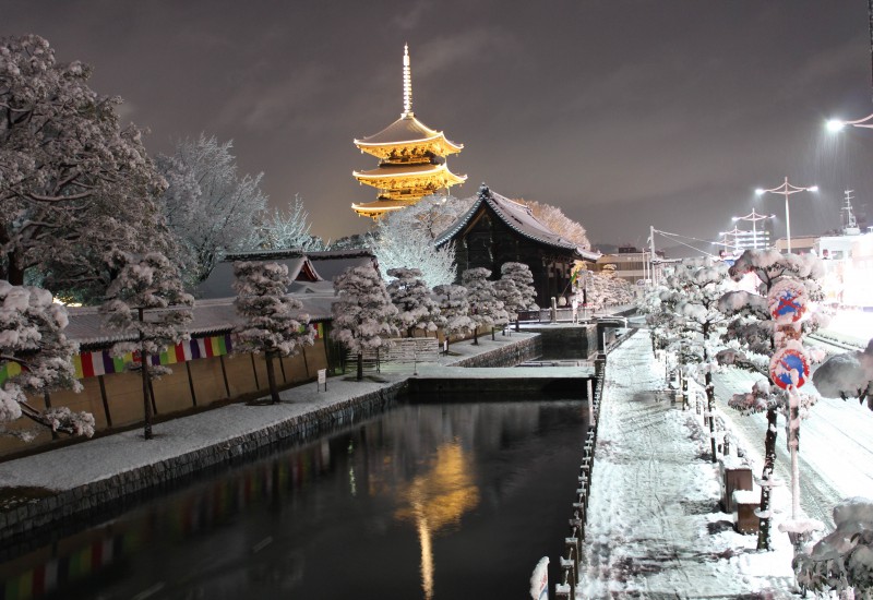 東寺　雪