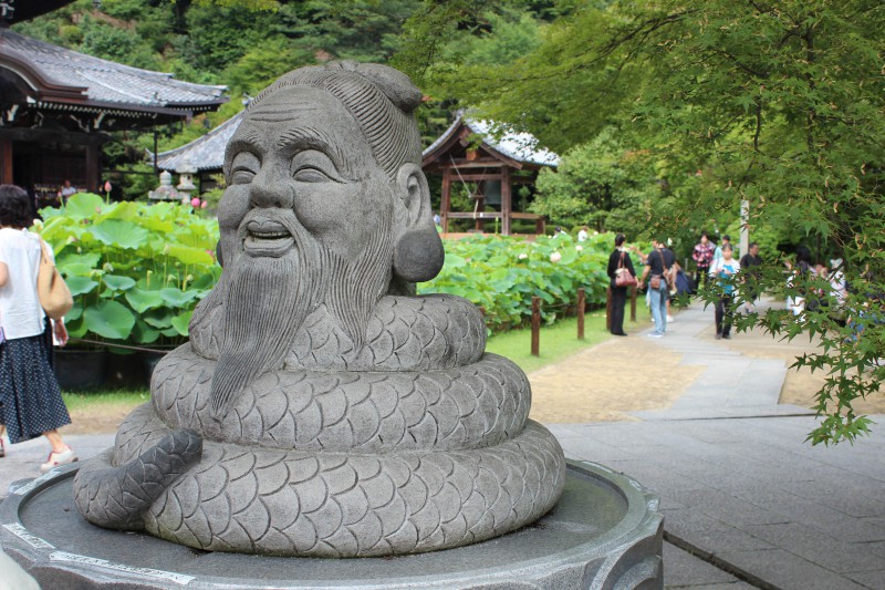 三室戸寺　狛蛇（宇賀神）