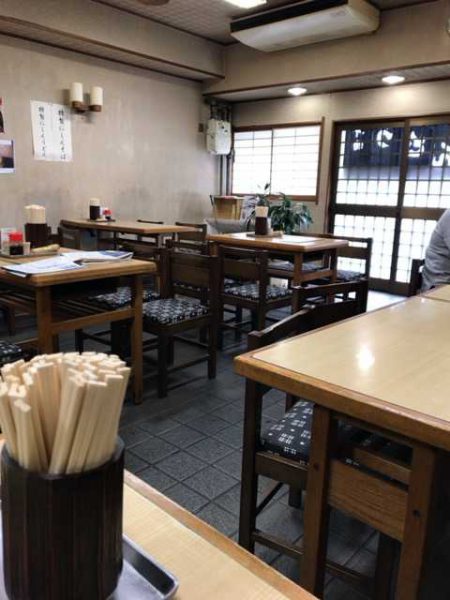 殿田店内