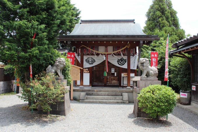 鎌達稲荷神社社殿