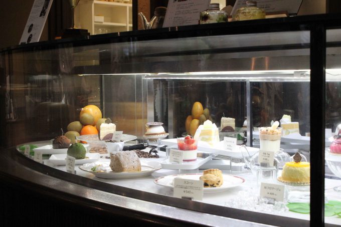 クラブハリエ店内ショーケース