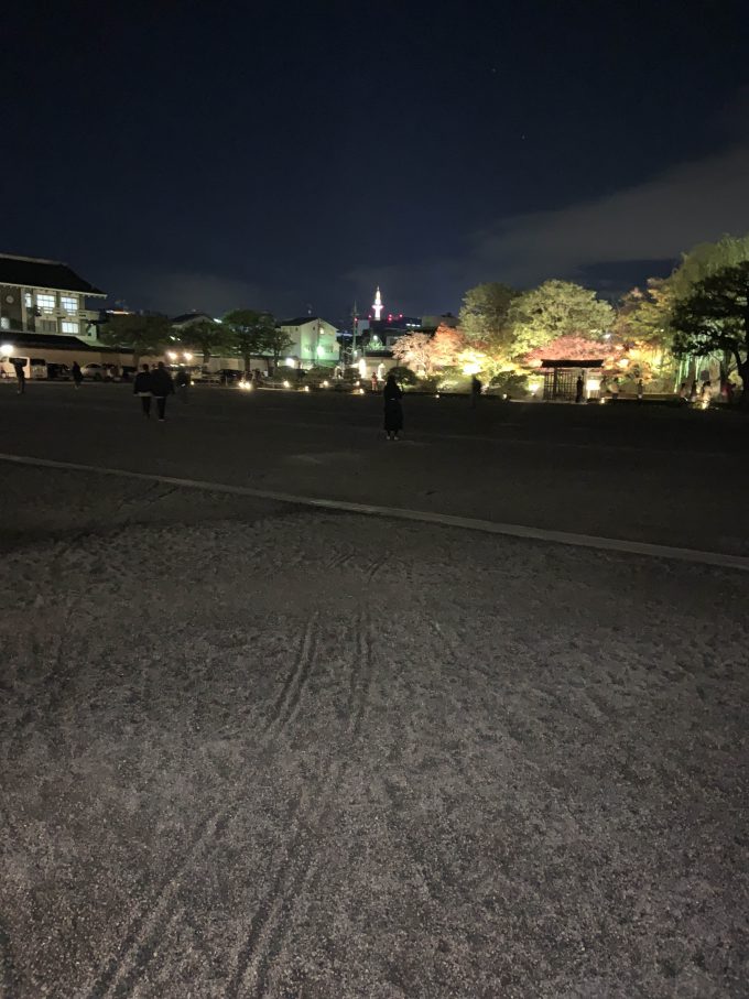 東寺から京都タワーへ徒歩で