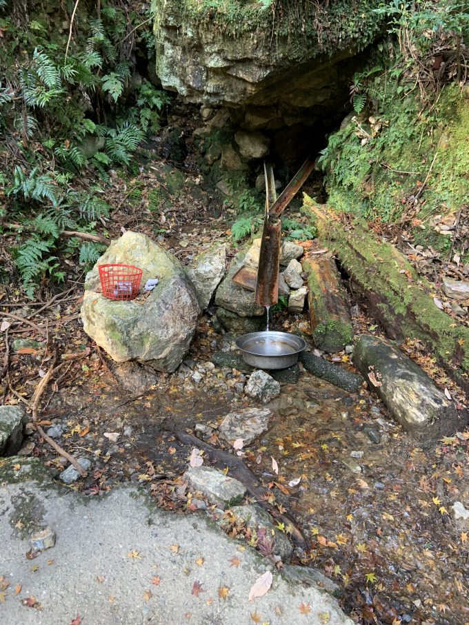 愛宕山　水場