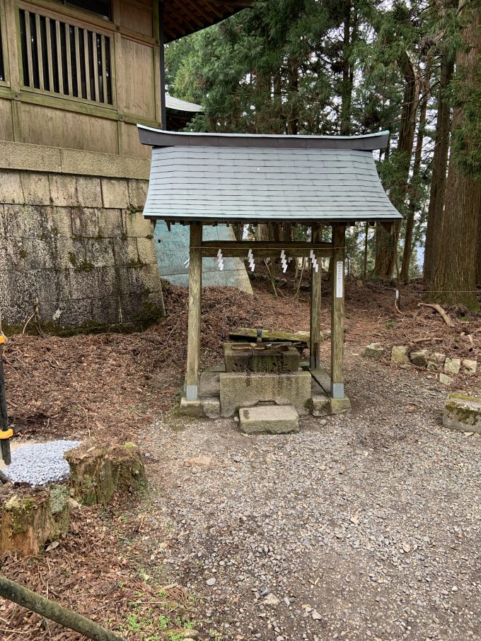 愛宕神社　手水舎