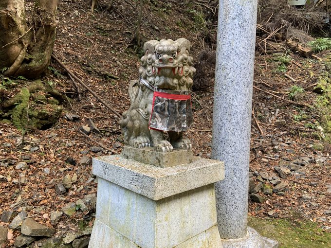 八大龍王　狛犬　左