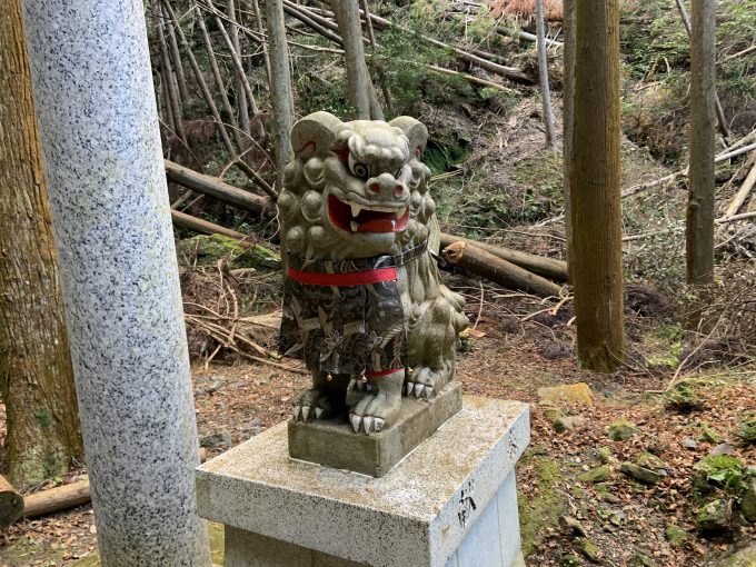 八大龍王　狛犬　右