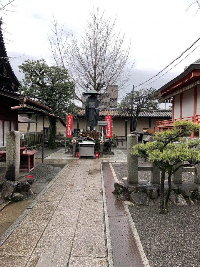 東寺　弘法大師像