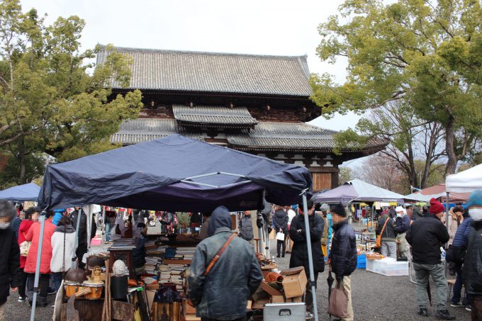東寺　ガラクタ市