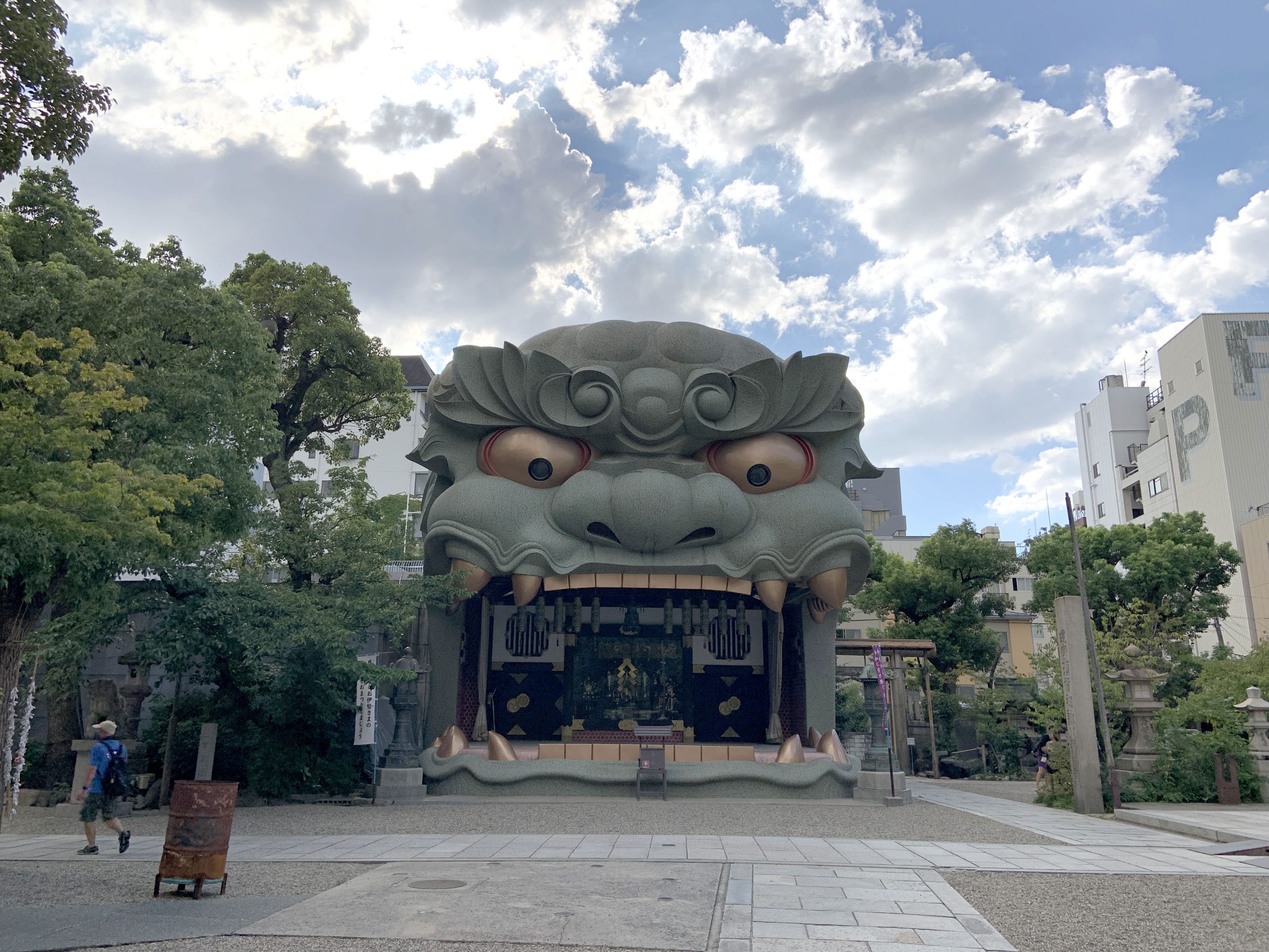 近くで見た獅子殿