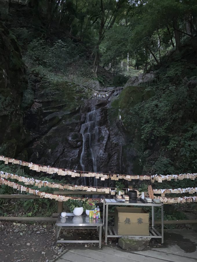 養老の滝の横の滝