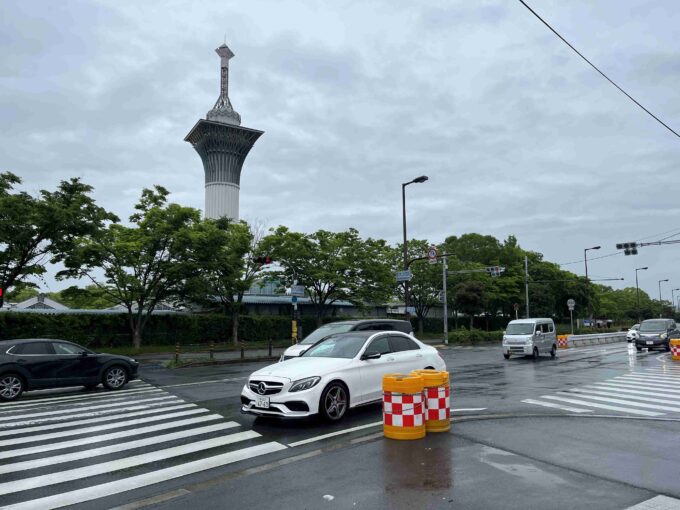 外からみたいのちの塔