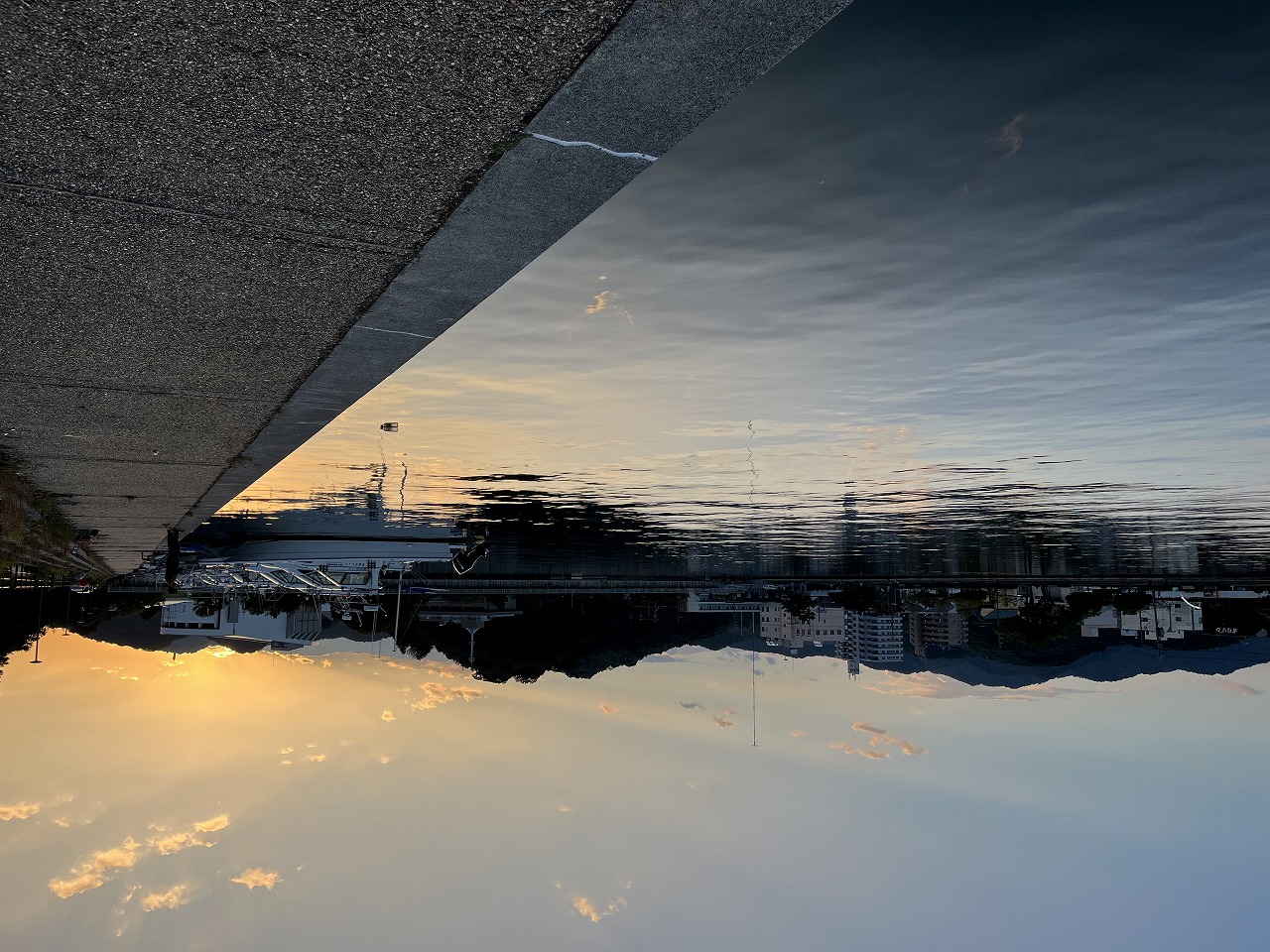 夕暮れの前島埠頭 まづめの時間帯